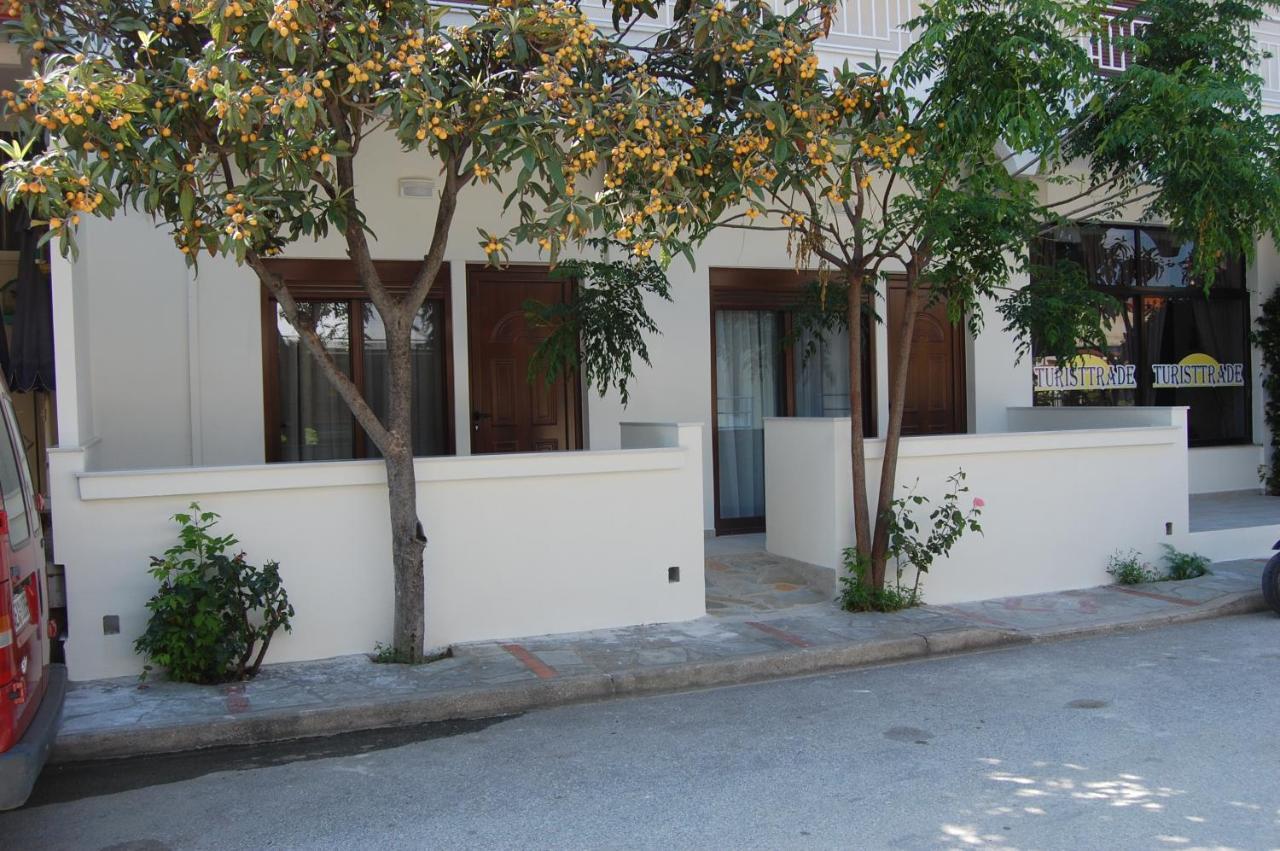 Giorgos Apartments Square Nea Vrasna Exterior photo