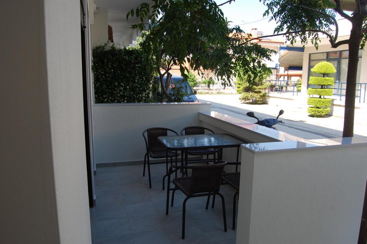 Giorgos Apartments Square Nea Vrasna Exterior photo