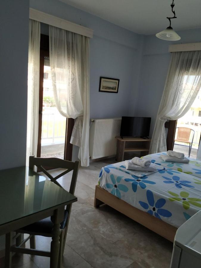 Giorgos Apartments Square Nea Vrasna Exterior photo